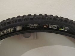 Pláště Maxxis Minion DHR II 2.3 Exo TR + High Roller II 2.4 Silk Shield 27,5"