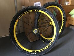 Mavic Crossmax Enduro WTS 27,5" v perfektním stavu
