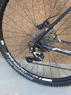 CANNONDALE F29 Carbon 4