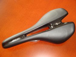 2 sedla Specialized