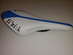 Sedlo Fizi:k Arione CX Carbon Braided