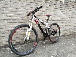 SCOTT GENIUS 920 velikost L / zdvihy 130/130 / KARBONová raketa!
