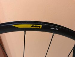 Zapletena kola Mavic