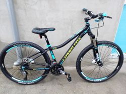 nové horské kolo Leader Fox Corrial s koly 27,5 a převody 3x9 od 150cm.