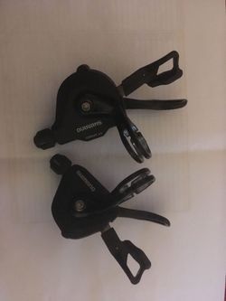 Řadící páčky Shimano Ultegra SL-RS700 pro rovná řídítka, 2x11s
