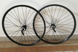 26" zapletená kola + pláště