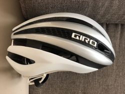 Giro Synthe velikost M bílá
