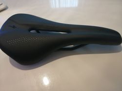 Sedlo Body Geometry Phenom Comp 143mm