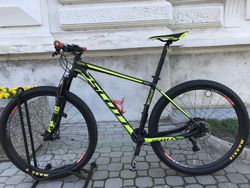 Prodám Scott Scale 945 2017 - osazen komponenty DT Swiss (2019) + další