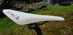 Sedlo Fizik Arione CX Carbon Braided White