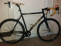 Silnice s polepy Lapierre