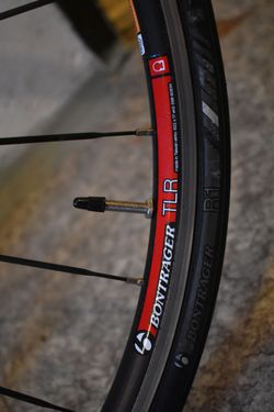 Zapletená kola Bontrager
