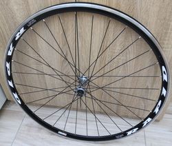 Prodám přední zapletené silniční kolo na ráfku Remerx RAPID 32d s nábojem Shimano Tiagra.