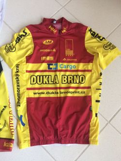 Prodám cyklo komplet DUKLA BRNO (Měl jsem pouze 2x na sobě)