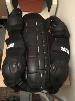 Prodam Vestu IXS Assault