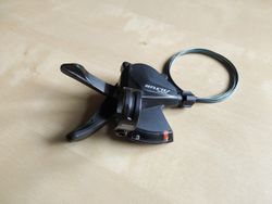 Levá řadicí páčka Shimano Altus
