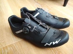 Prodám silniční tretry Northwave Storm Carbon vel.43