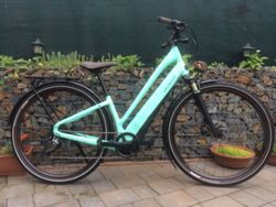 Dámské elektrokolo Specialized Como