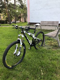SCOTT Spark 720 - vel. M