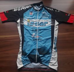 Dresy a kalhoty + helma Giro Atmos