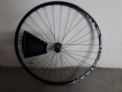 Zapletené přední kolo Specialized Roval Control 29