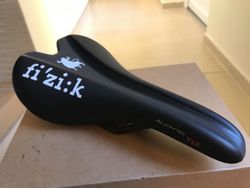 Nové sedlo Fizik / Fi'zi:k Aliante VSX Carbon - limited edition