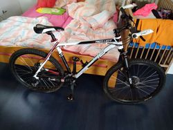 Prodám 4EVER - RED HOT, velikost rámu 20,5"