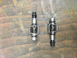 Crankbrothers eggbeater 2