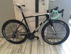 Silniční karbonové kolo Superior CRB, elektrická Ultegra Di2, Karbon kola Equinox CP6 55