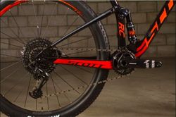 Scott 900 RC - skoro nový