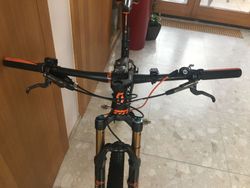 Téměř nové (ujeto jen 500 km) Scott 2015 kolo - SCALE 700 SL, váha jen 8,5kg - 99 500 Kč