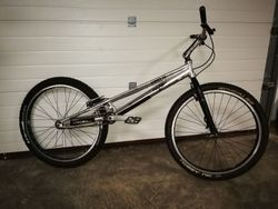 Prodám TRIAL 26" trialové kolo Onza Limey