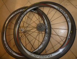 karbonové galuskové kola Shimano Dura-Ace, ořech Shimano 10 SPEED, výška ráfku 50 mm