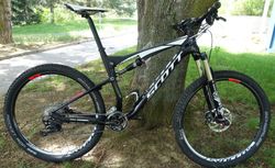 Téměř nový Scott Spark 710, najeto 800 km, zdvih 120 mm