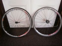 ZAPLETENA SILNICNI KOLA FULCRUM RACING 5, DURA ACE, MICHELIN