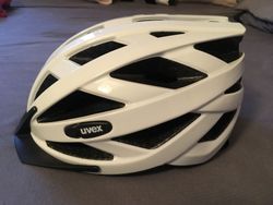 Cyklistická přilba UVEX I-VO WHITE vel. 55-60