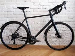 PINNACLE DOLOMITE 4 2017 na Shimano Tiagra, 58 cm. Pěkný stav.