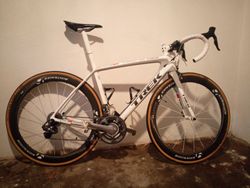 Silniční kolo Trek Madone 7S Team Issue velikost rámu 54