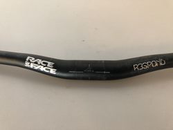 Řidítka RACE FACE Respond 760 mm průměr 31,8mm
