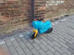 Plastová motorka - odrážedlo