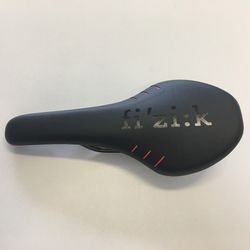 Nove sedlo Fizik Tundra M3 - 200 gr