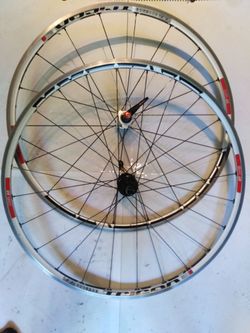 Silniční výplety DT Swiss Tricon 1450 + zadní náboj DT 190
