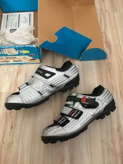 Tretry Shimano SH-M 085