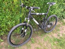 GIANT NRS 3 full suspension mountain bike