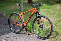 Trek Superfly 7 vel. L. 400 km, záruka + doživotní na rám.