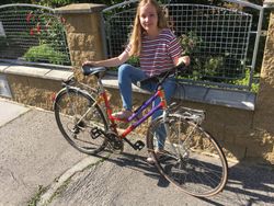 Praktické dámské "nákladní" kolo se dvěma nosiči