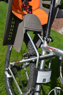 kvalitní alu kolo GT s dětskou sedačkou Hamax , XT , LX , rock shox
