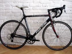 CELO-KARBON FORME VICTEUR na Shimano 105, 56 cm. Pěkný stav