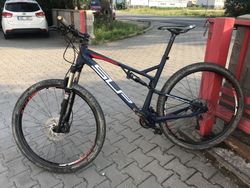 Prodám celoodpružené horské kolo Superior XF 909, model rámu 2019. Velikost rámu je XL“ ( 21").