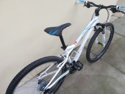 Dámské/dívčí kolo Specialized Myka HT Sport bílá/modrá vel. rámu 15", kola 26x2.0